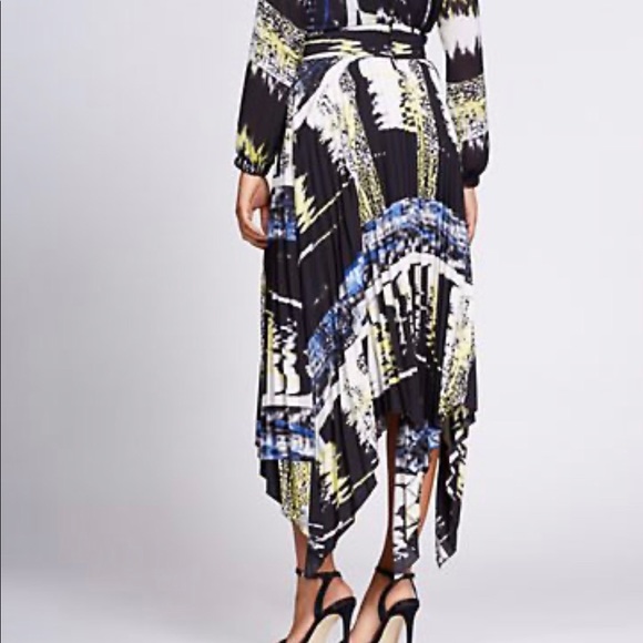 🌸🌸Pleated Skirt - blk/blue/white/yellow - M🌸🌸🌸 - Picture 2 of 8